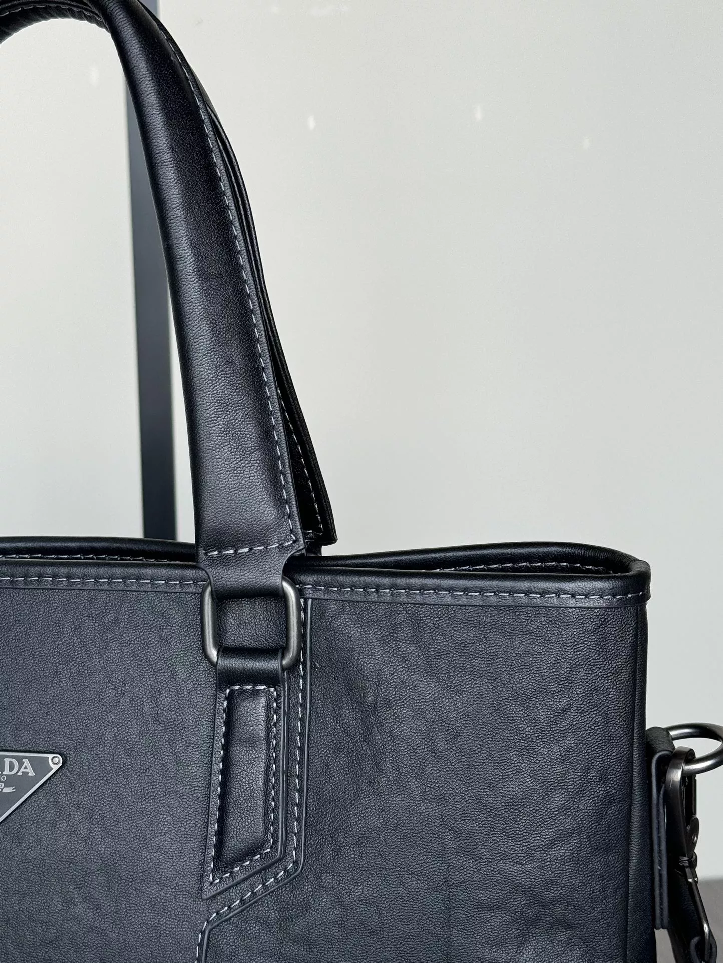 Prada AAA Man Handbags ModernLook 5415