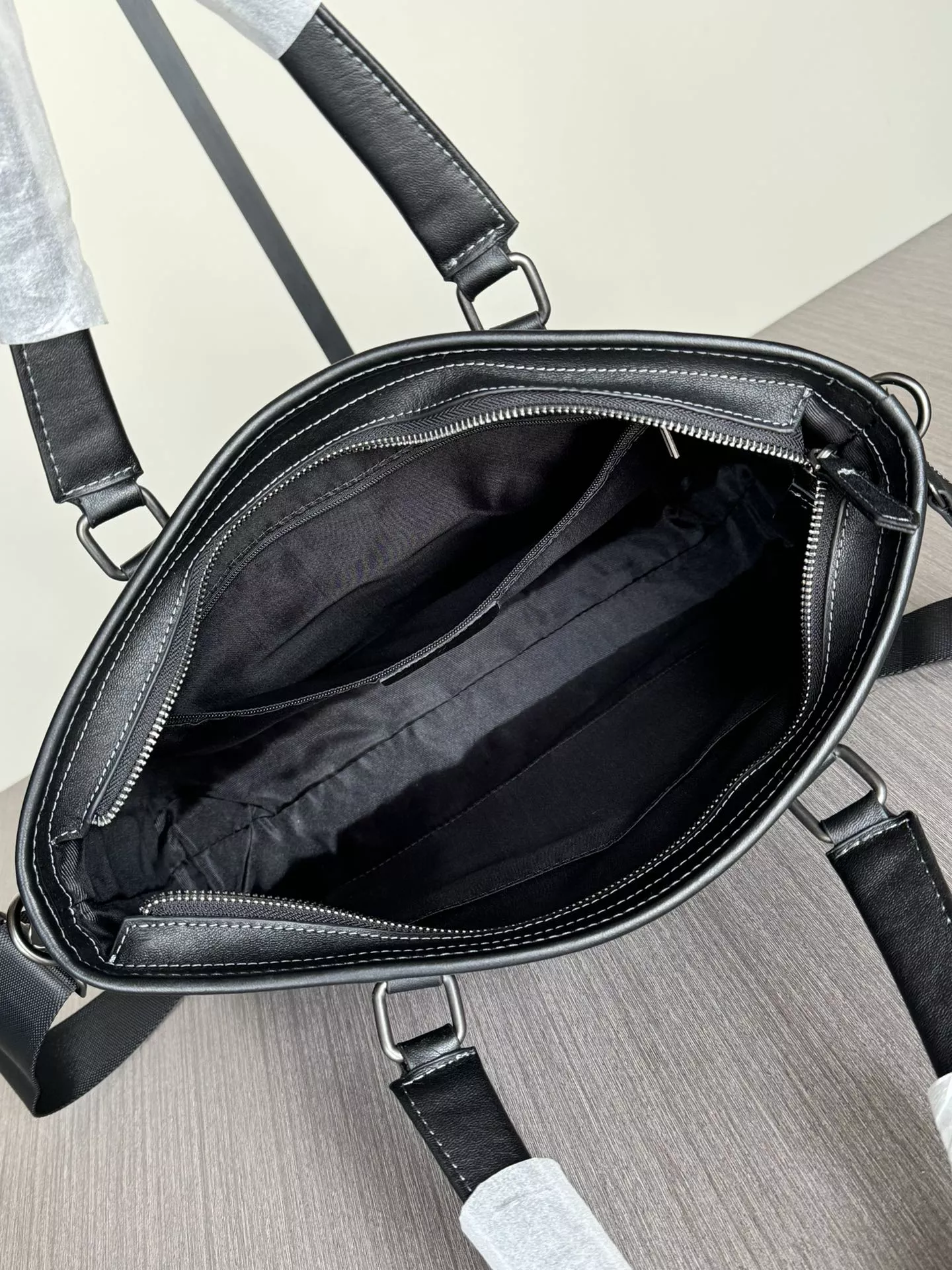 Prada AAA Man Handbags ModernLook 5415