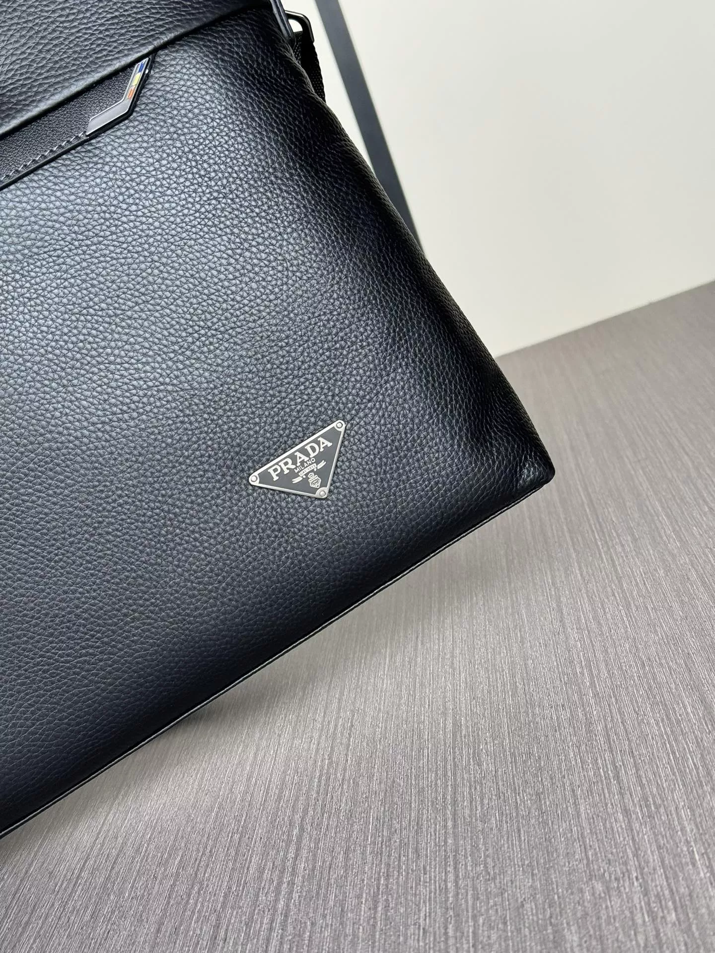 Prada AAA Man Handbags Resilient 725