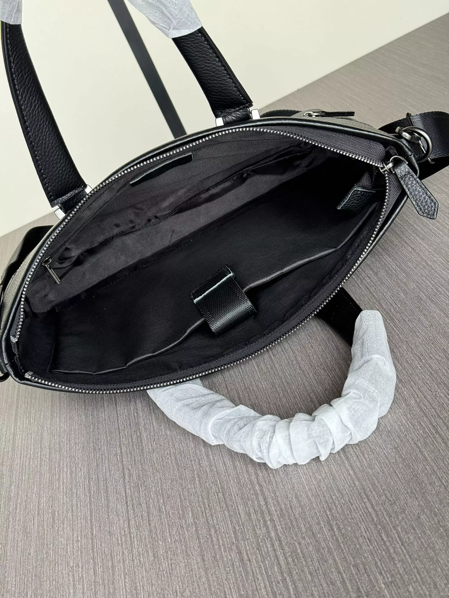 Prada AAA Man Handbags Resilient 725