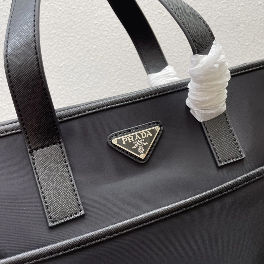 Prada AAA Man Handbags SmartChoice 643