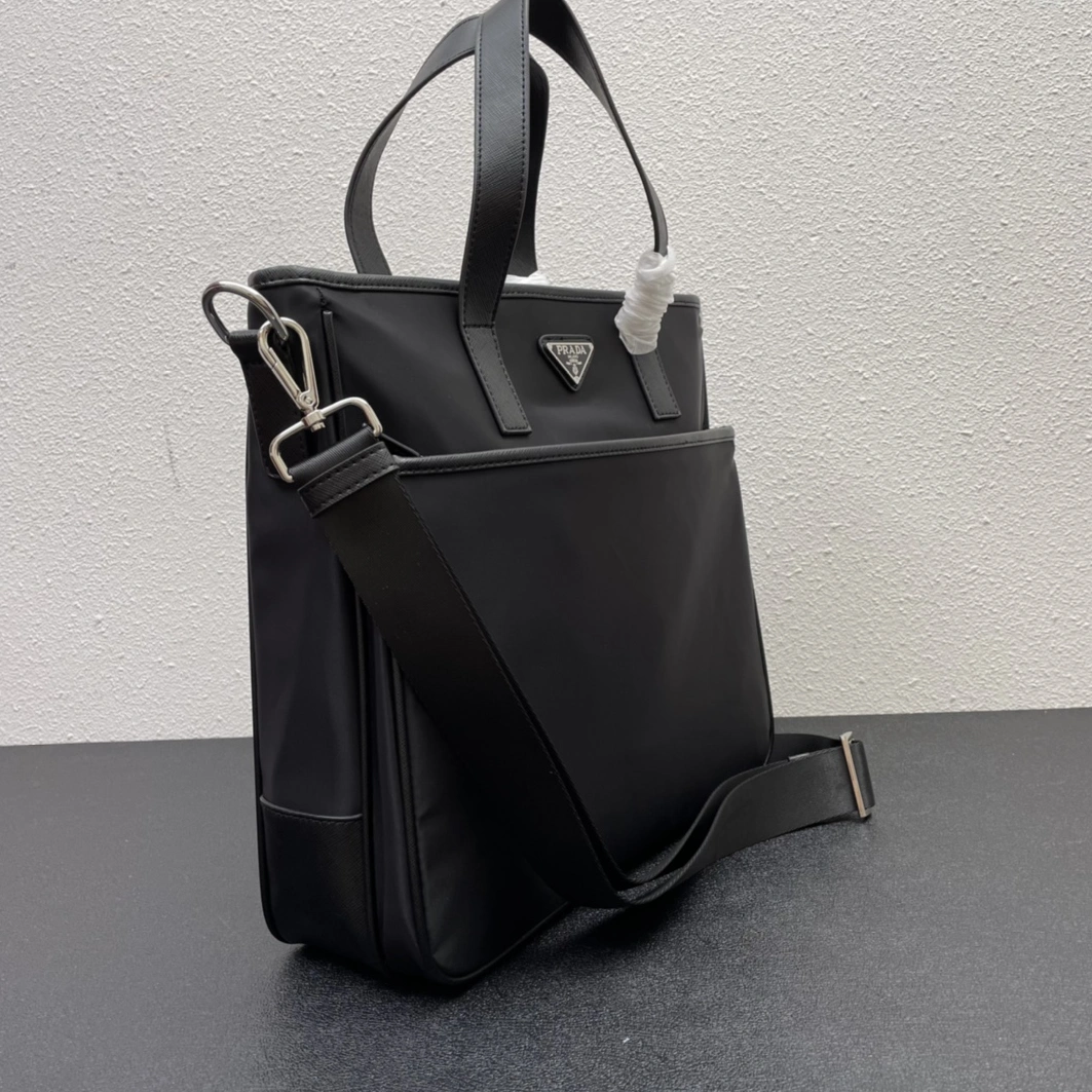 Prada AAA Man Handbags SmartChoice 643