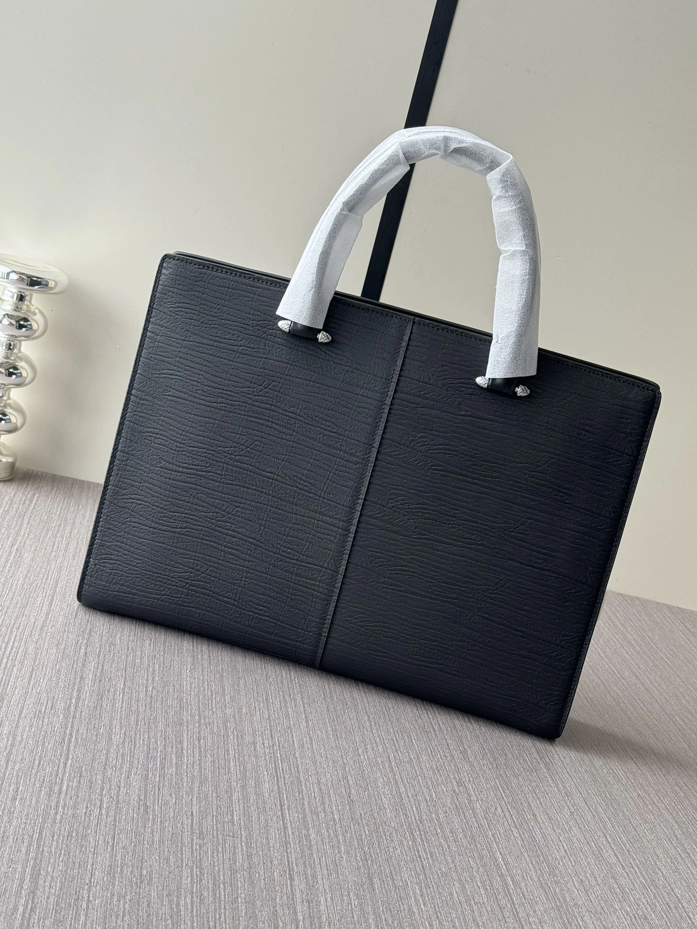 Prada AAA Man Handbags Vibrant 908