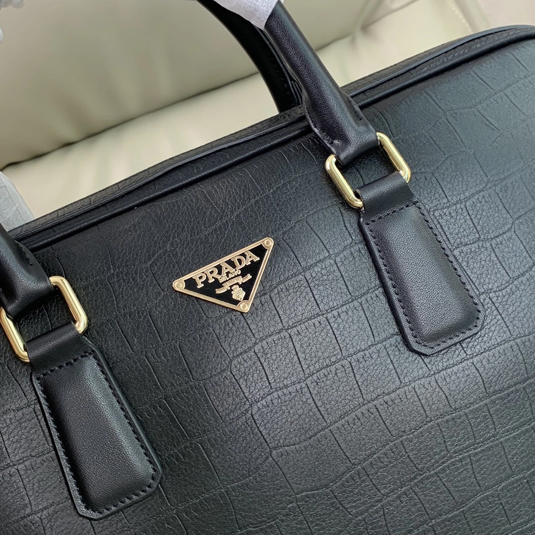 Prada AAA Man Handbags WellDesigned 7256
