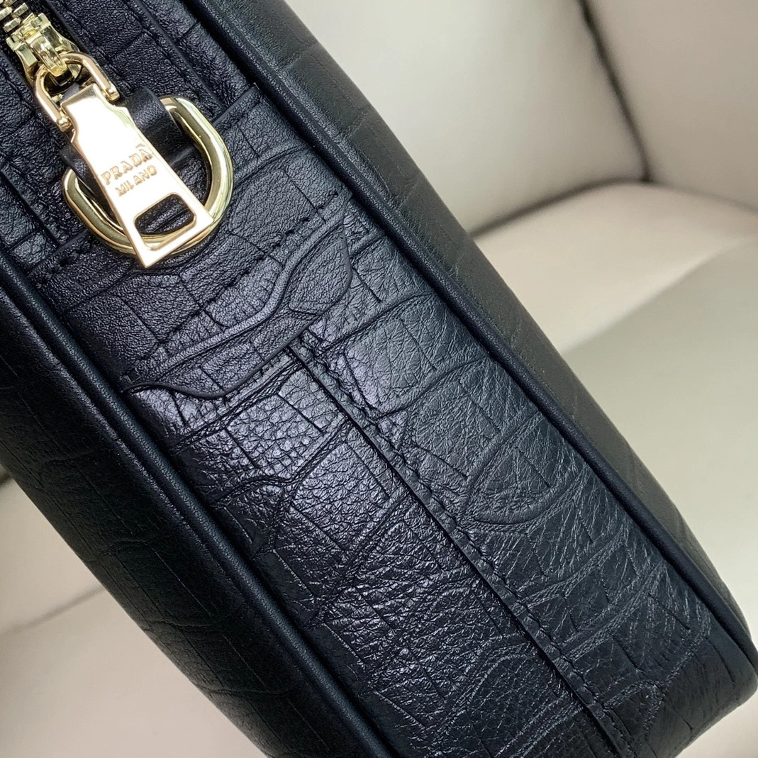 Prada AAA Man Handbags WellDesigned 7256