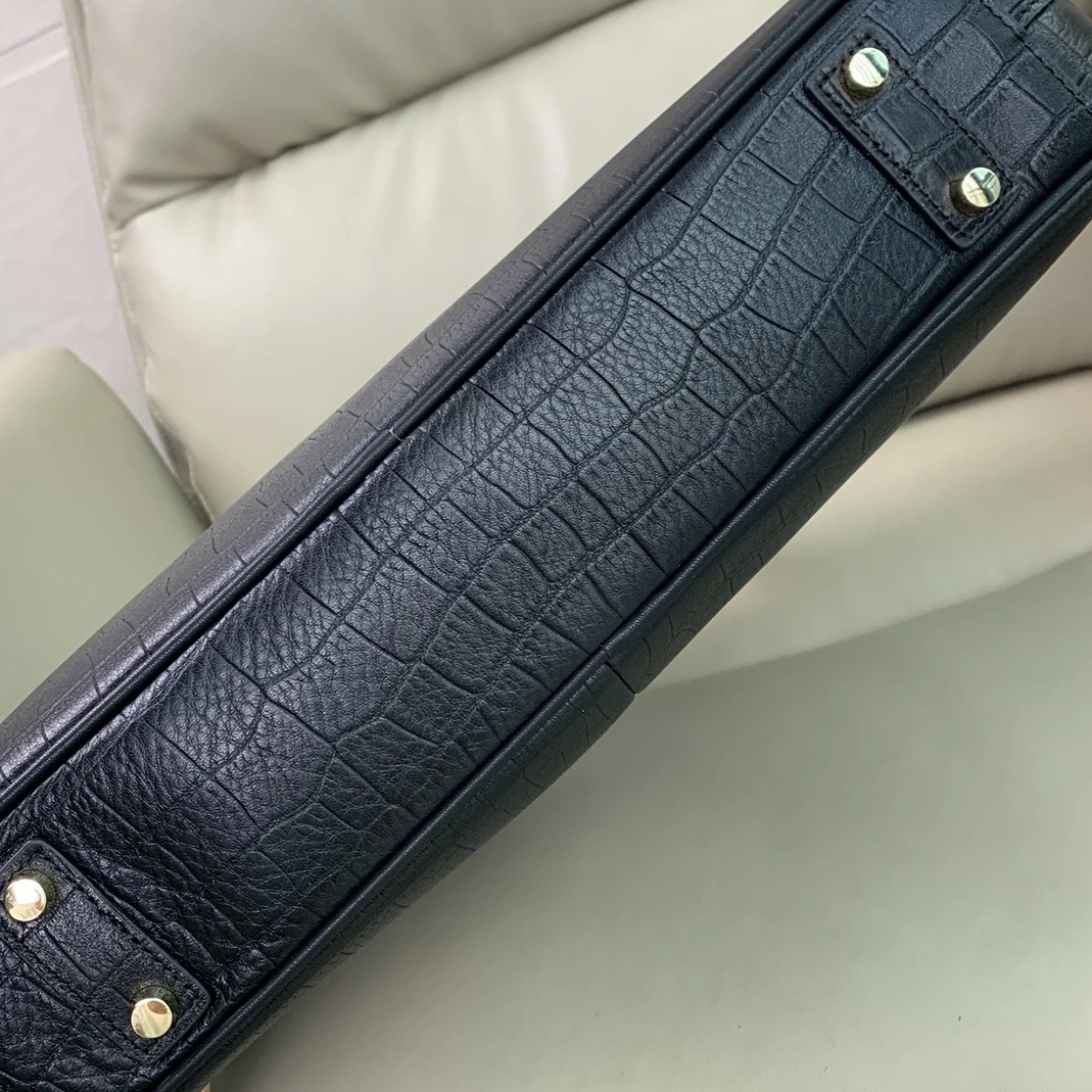 Prada AAA Man Handbags WellDesigned 7256