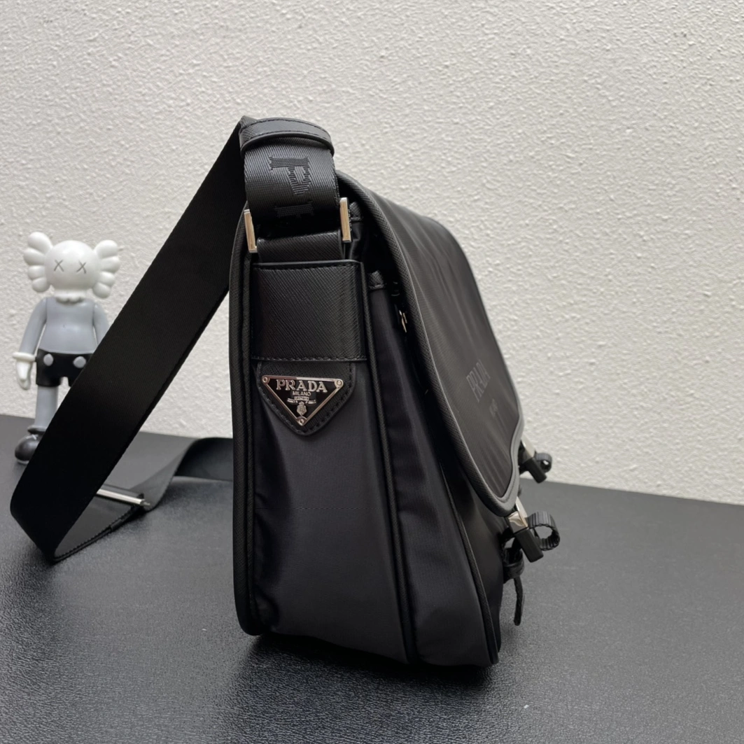 Prada AAA Man Messenger Bags Bold 4506