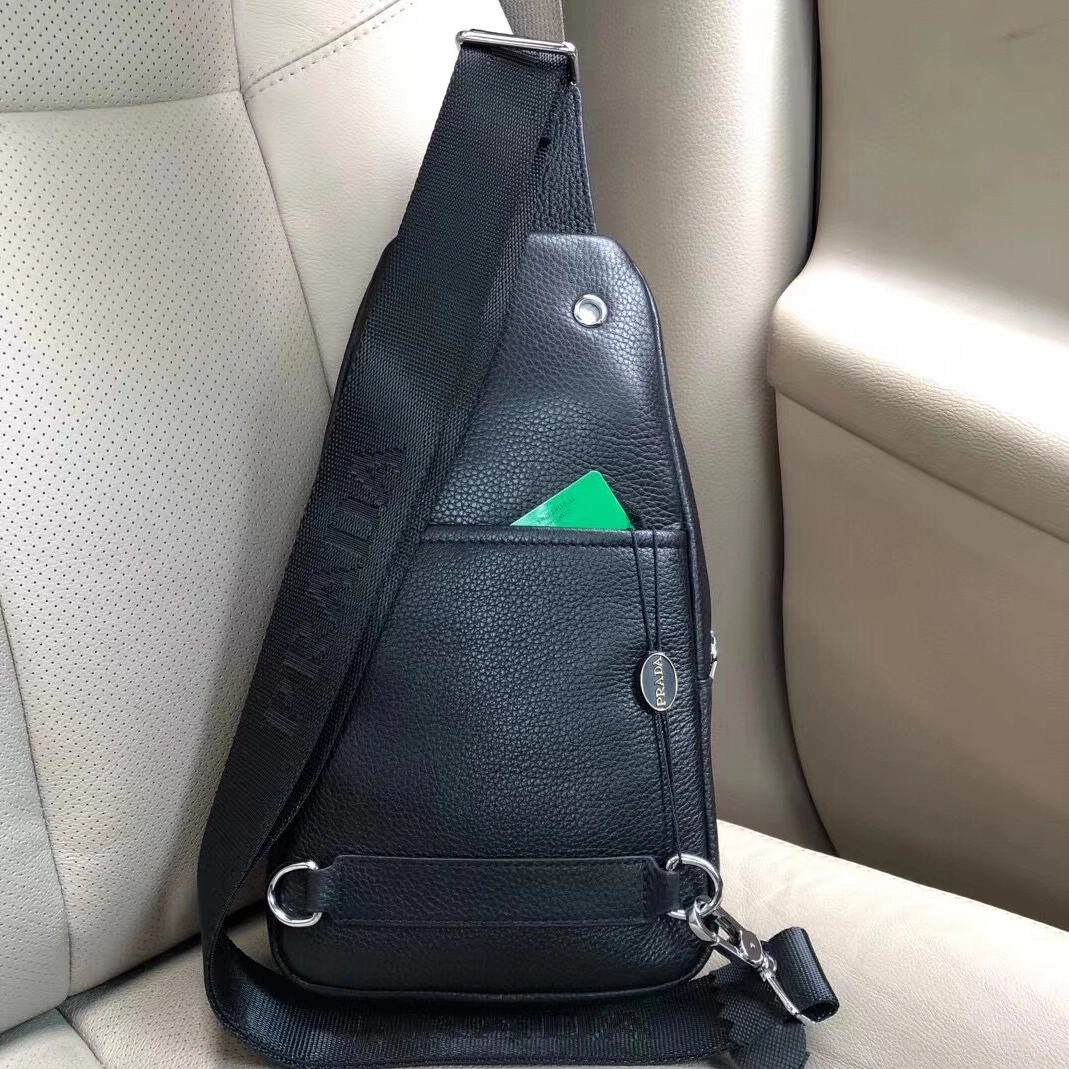 Prada AAA Man Messenger Bags Breathable 7886