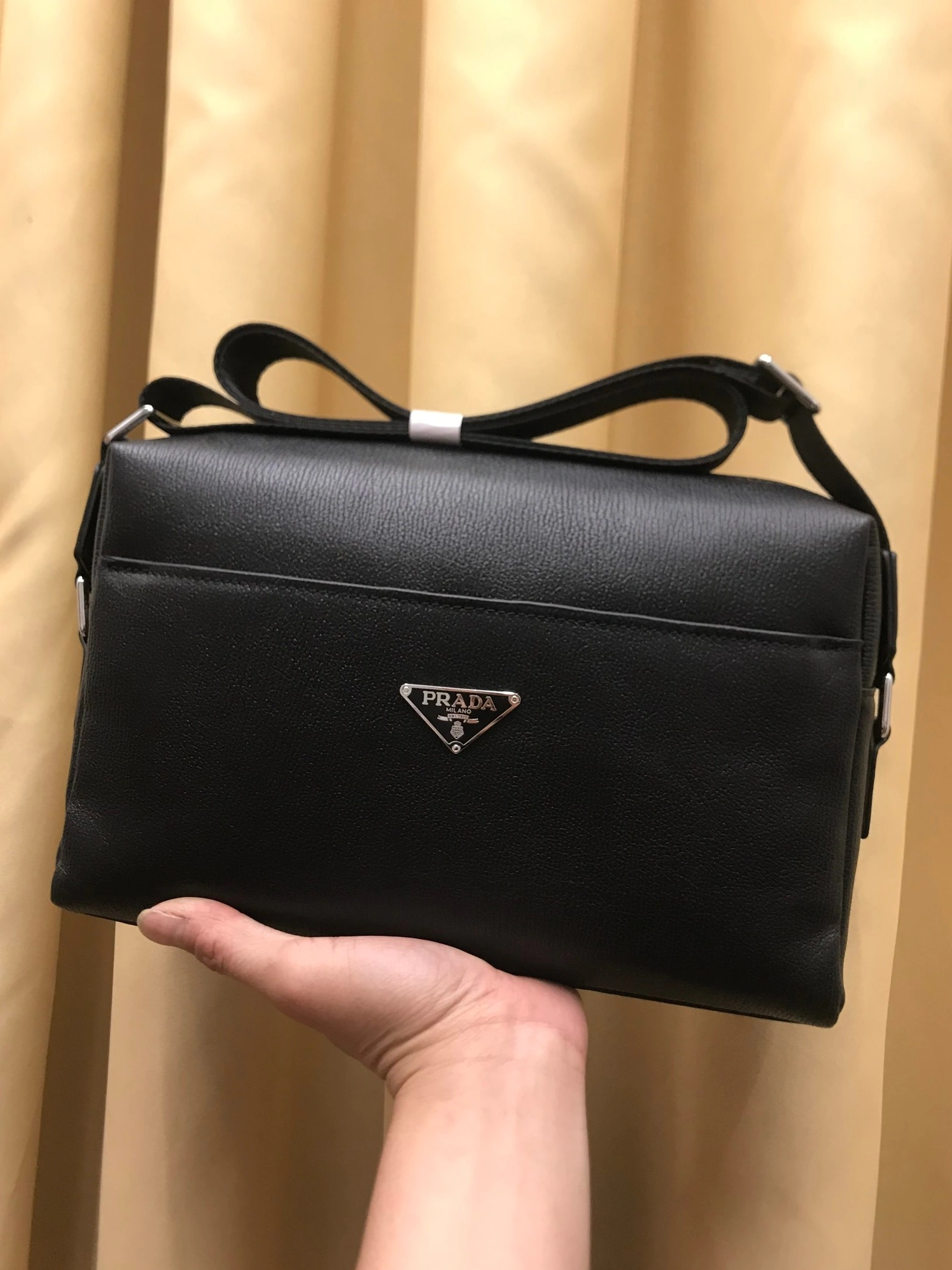 Prada AAA Man Messenger Bags Classic 1148