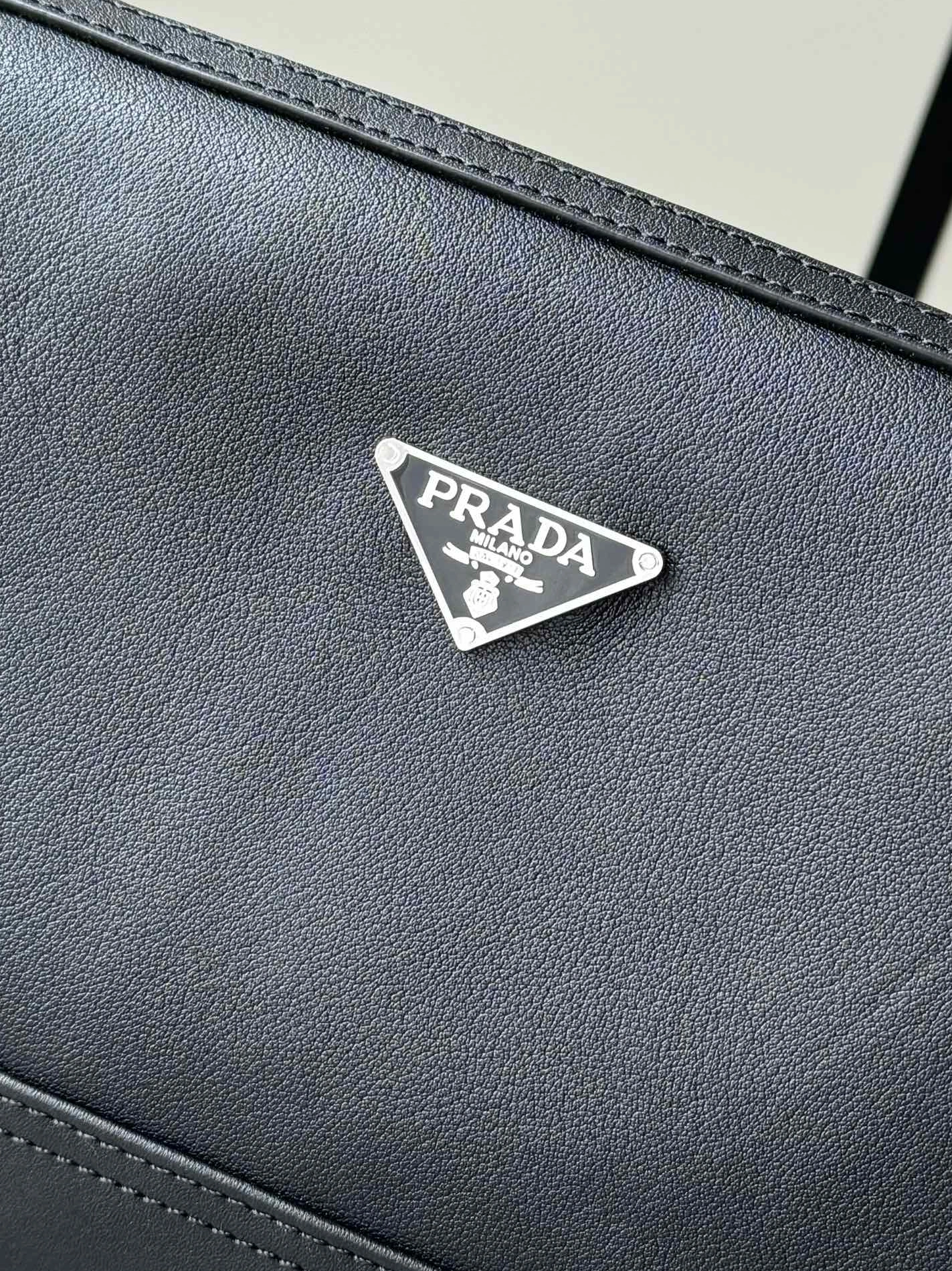 Prada AAA Man Messenger Bags Classic 3915