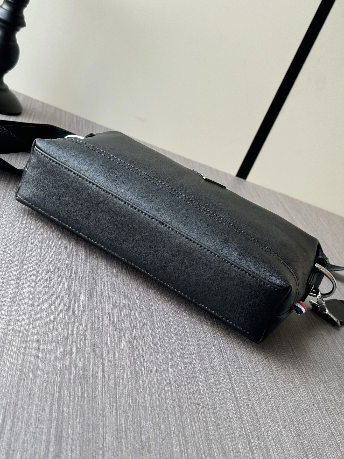 Prada AAA Man Messenger Bags Classic 3915