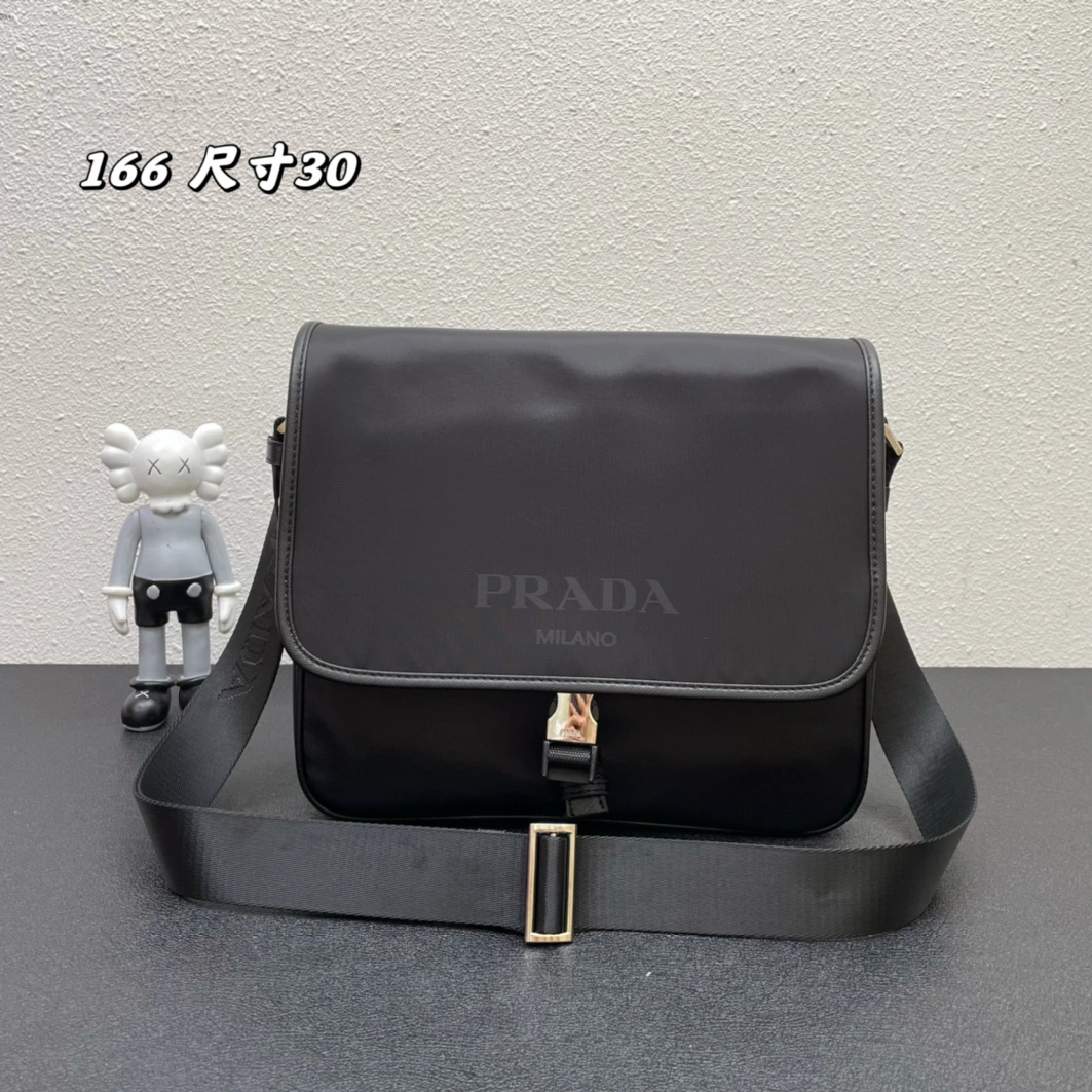Prada AAA Man Messenger Bags Classic 5830