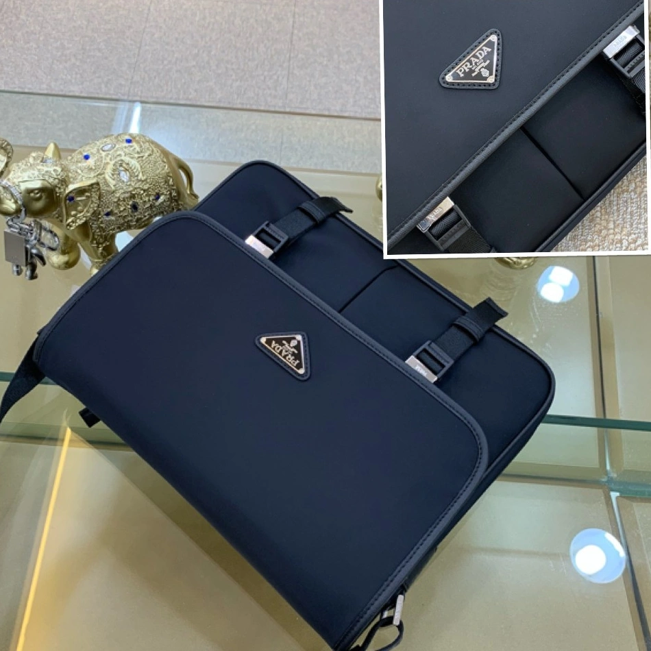 Prada AAA Man Messenger Bags Comfortable 6609