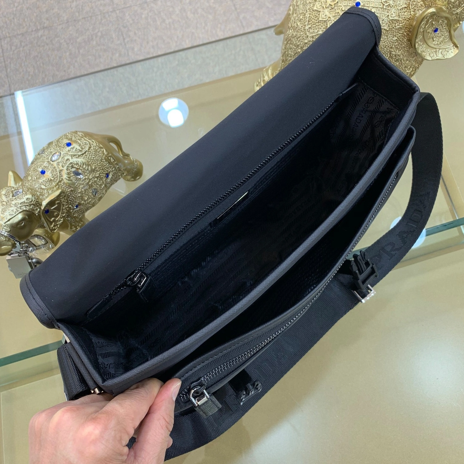 Prada AAA Man Messenger Bags Comfortable 6609