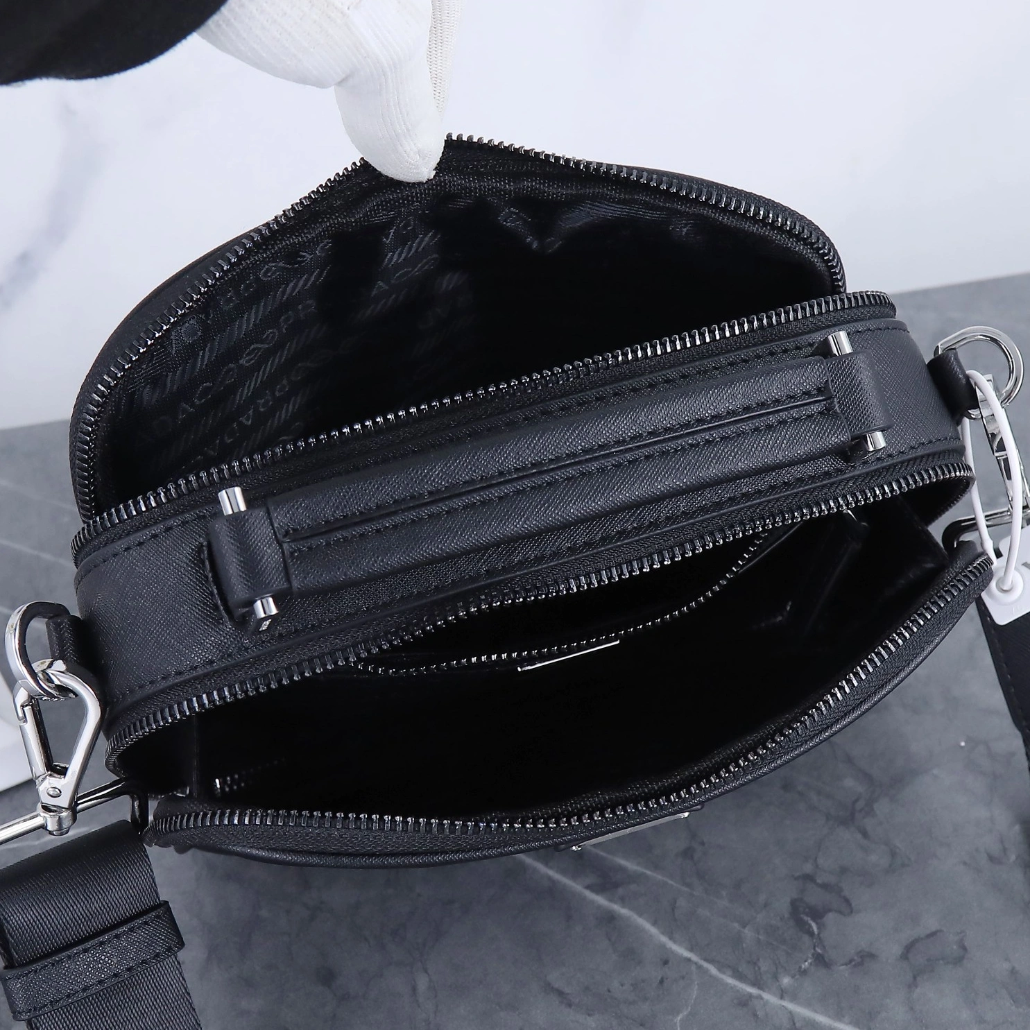 Prada AAA Man Messenger Bags Comfortable 7193