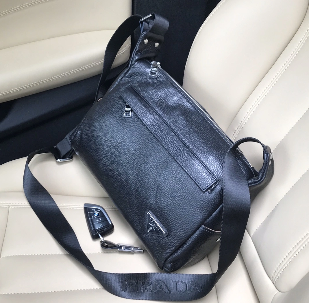 Prada AAA Man Messenger Bags Compact 6431
