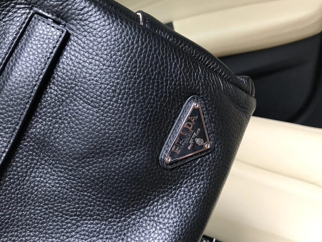 Prada AAA Man Messenger Bags Compact 6431