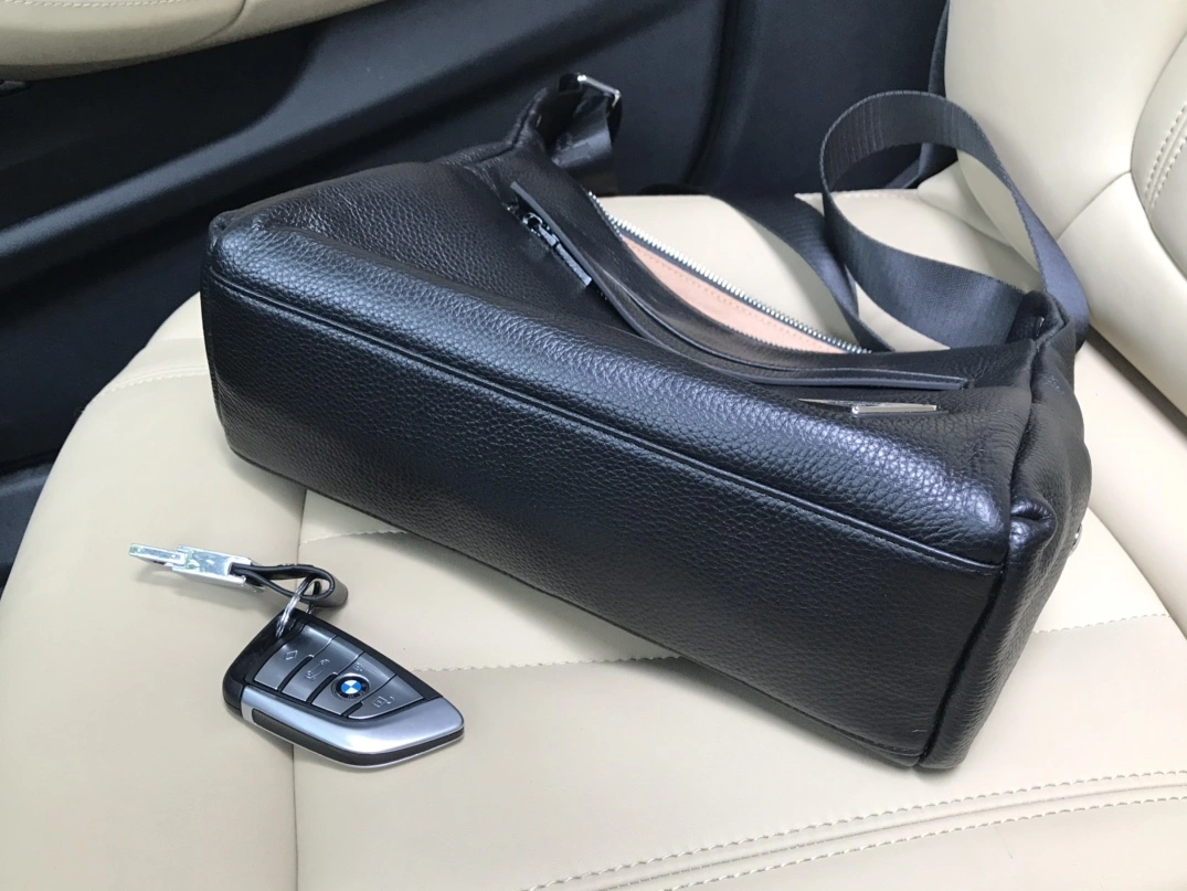 Prada AAA Man Messenger Bags Compact 6431