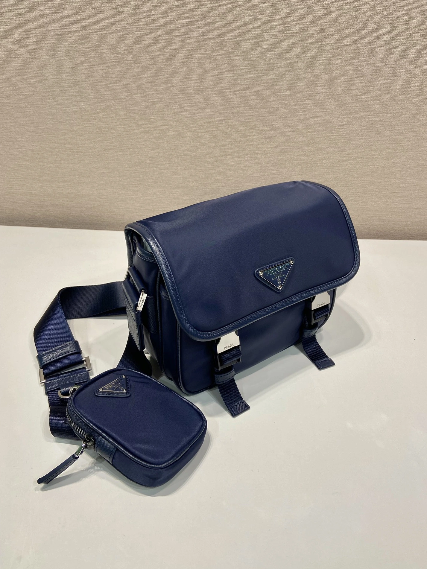 Prada AAA Man Messenger Bags Cozy 2909