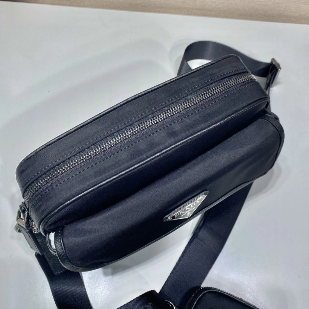 Prada AAA Man Messenger Bags Cozy 5765