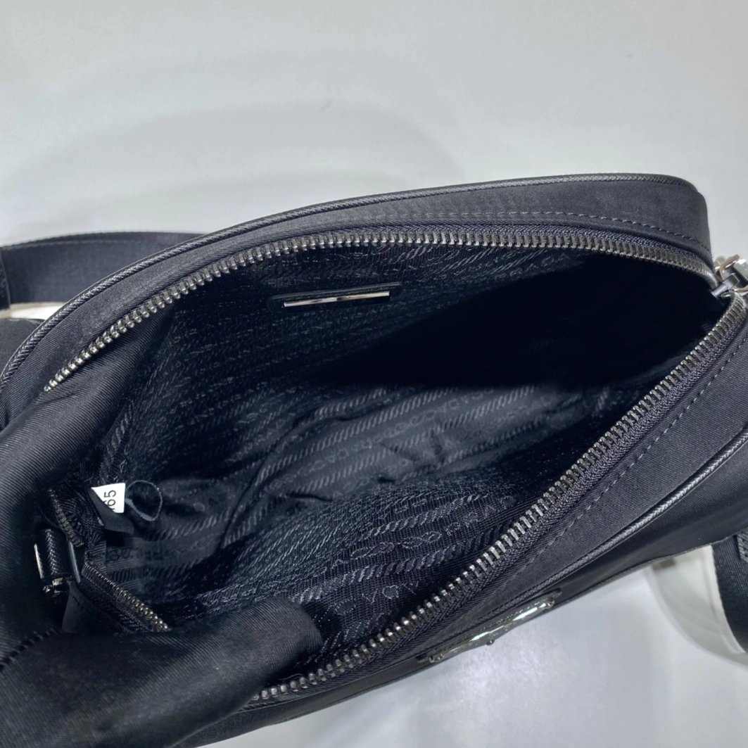Prada AAA Man Messenger Bags Cozy 5765