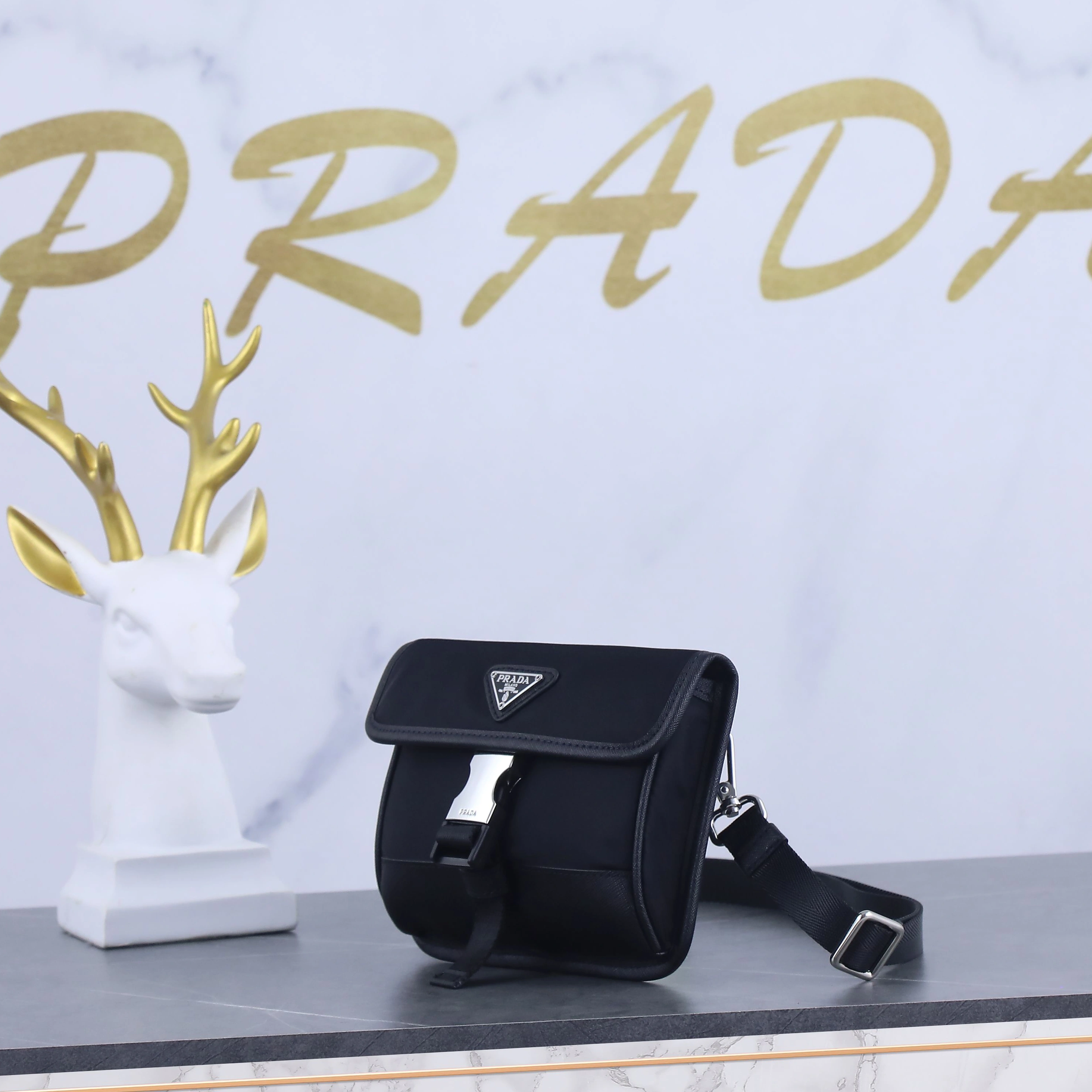 Prada AAA Man Messenger Bags Durable 2515