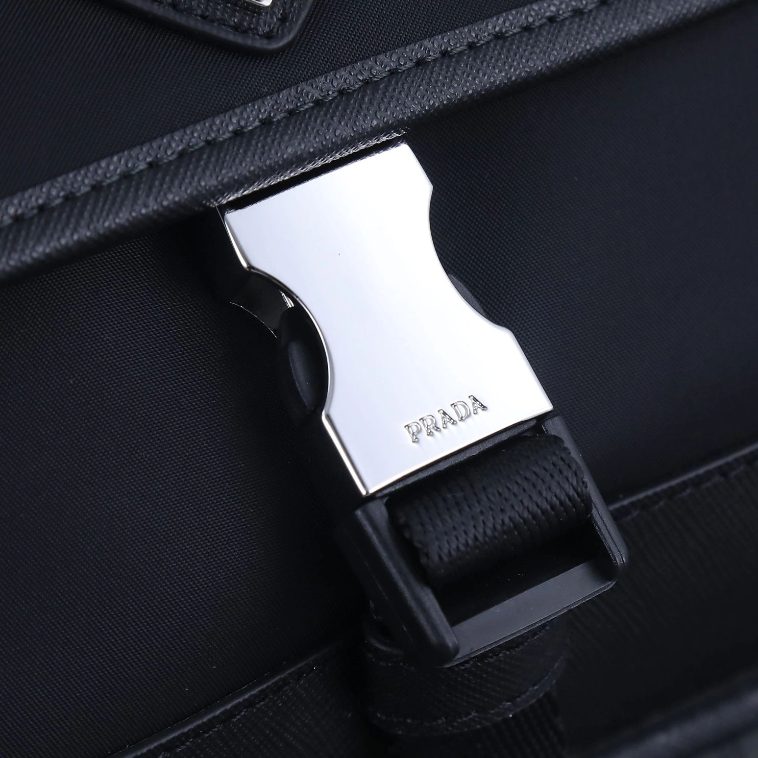 Prada AAA Man Messenger Bags Durable 2515