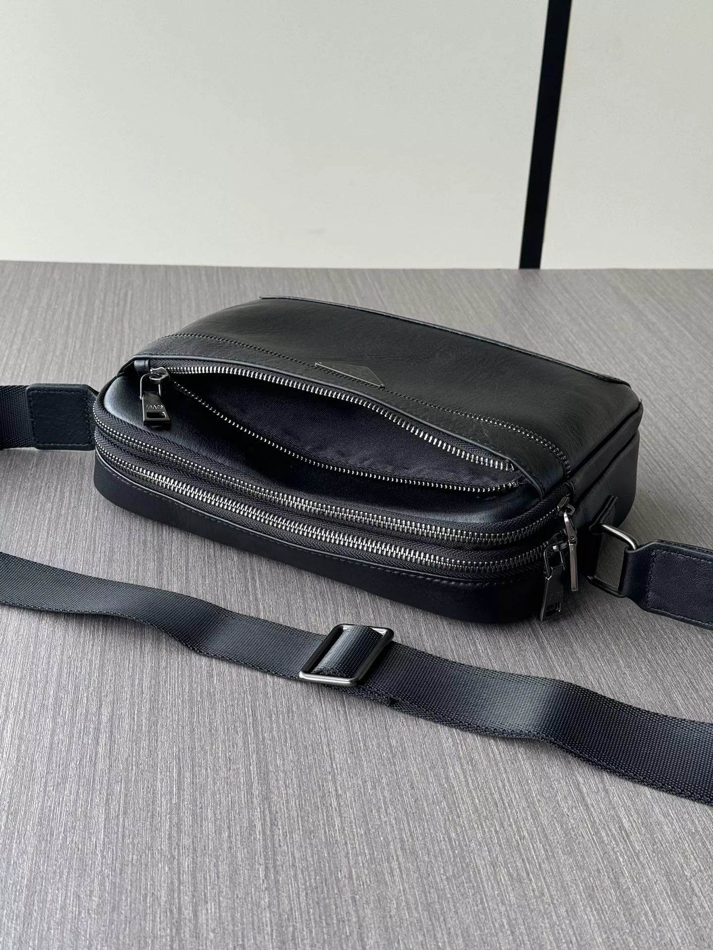 Prada AAA Man Messenger Bags Durable 767