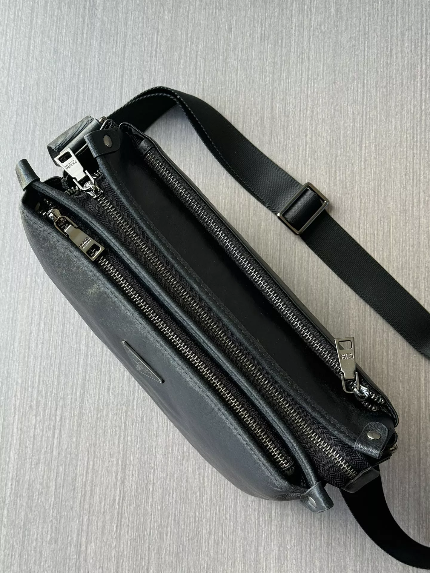 Prada AAA Man Messenger Bags Durable 7942