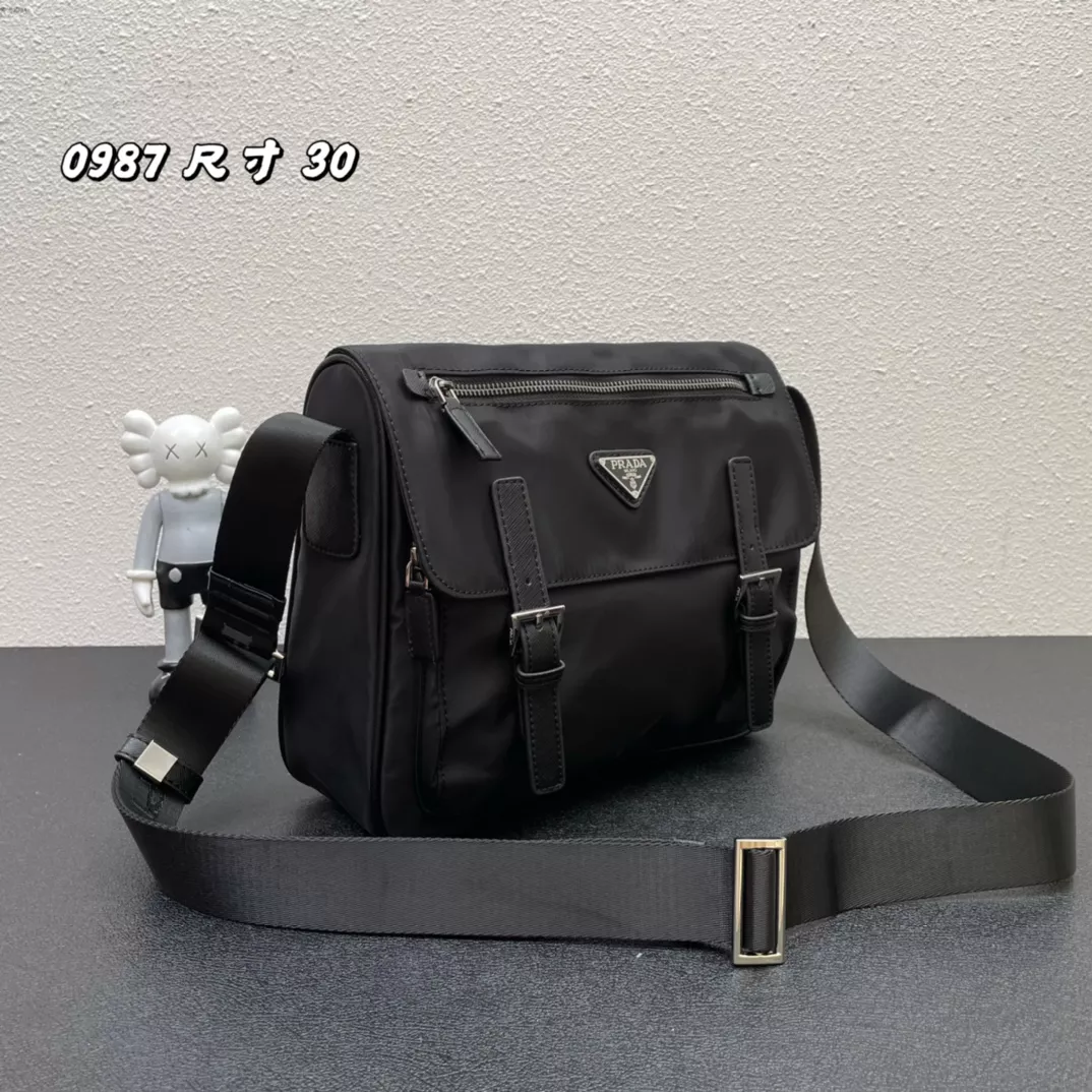 Prada AAA Man Messenger Bags Elegant 4069