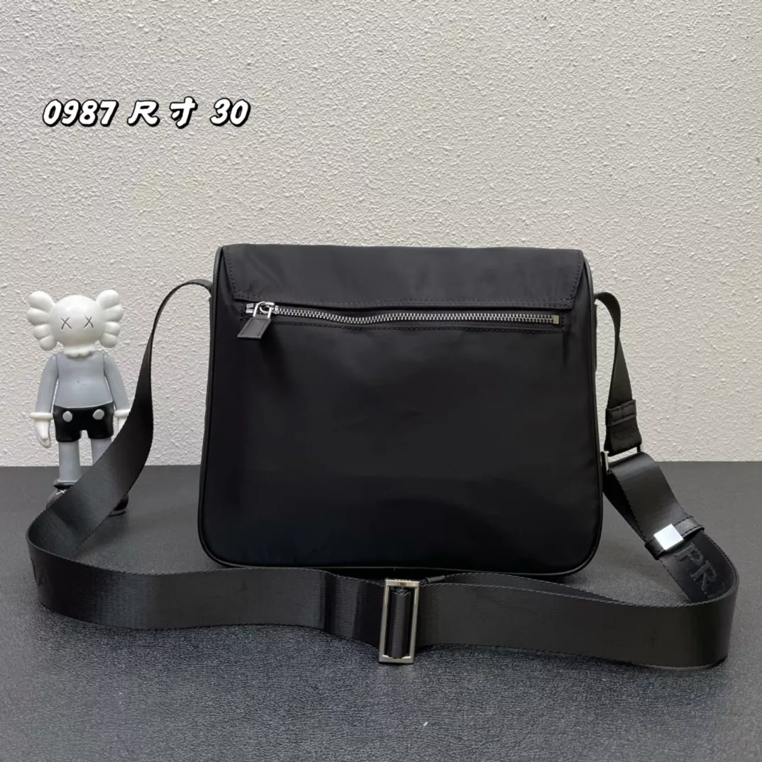 Prada AAA Man Messenger Bags Elegant 4069