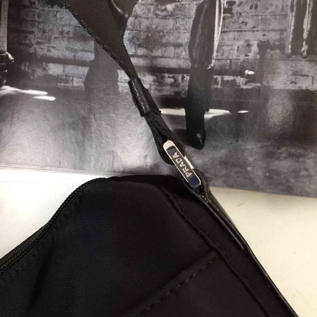 Prada AAA Man Messenger Bags Fashionable 7454