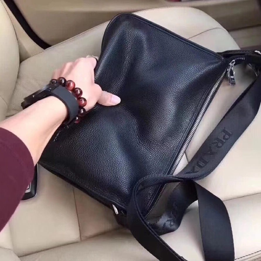 Prada AAA Man Messenger Bags Fashionable 8915