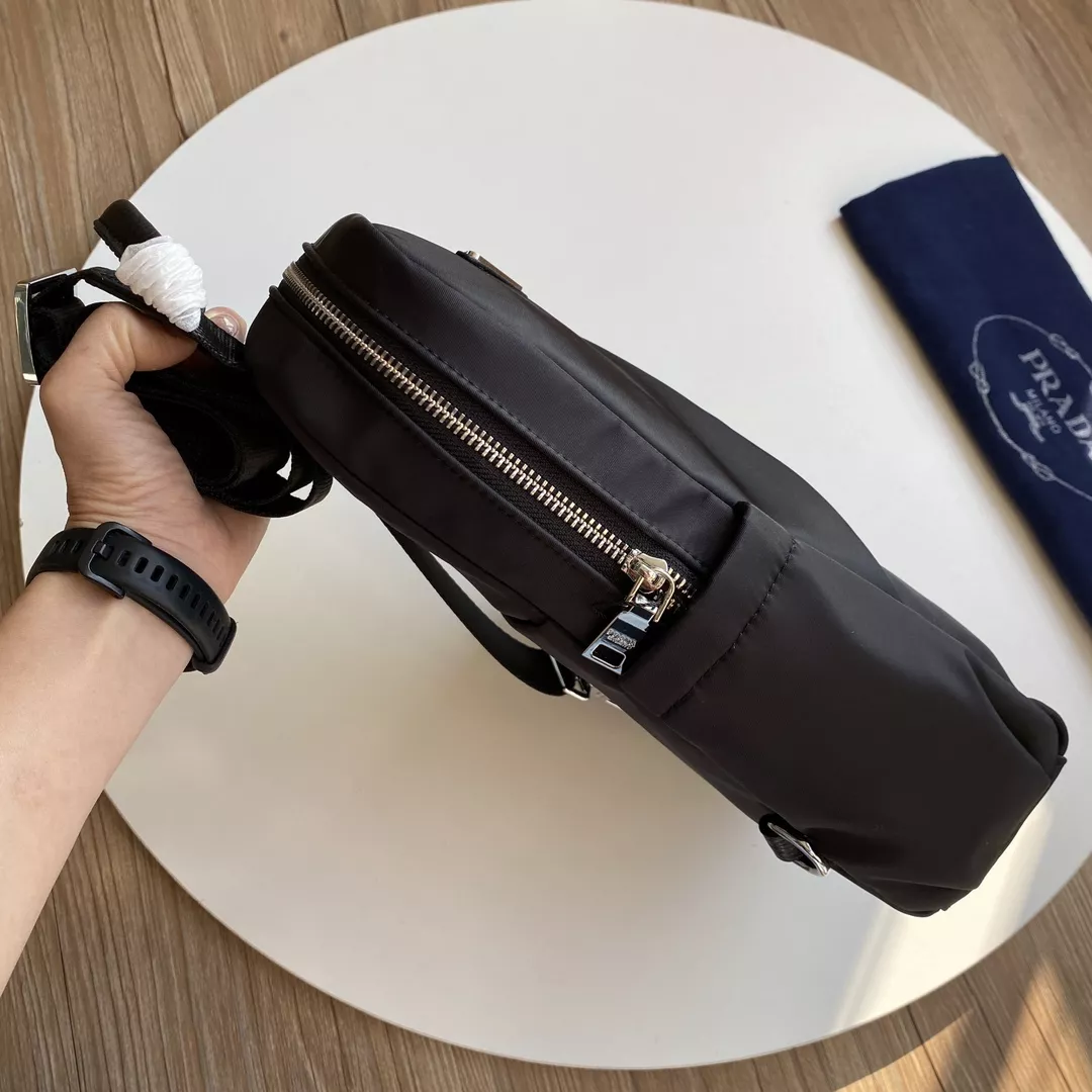 Prada AAA Man Messenger Bags Flexible 9809