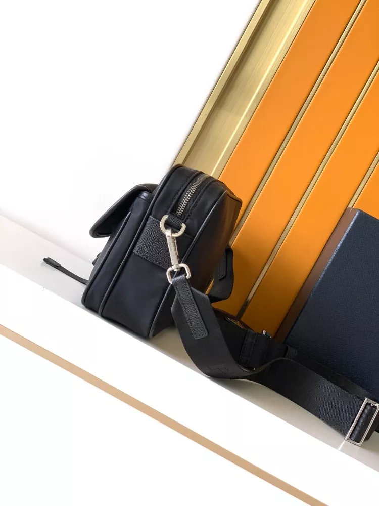 Prada AAA Man Messenger Bags GoAnywhere 7138