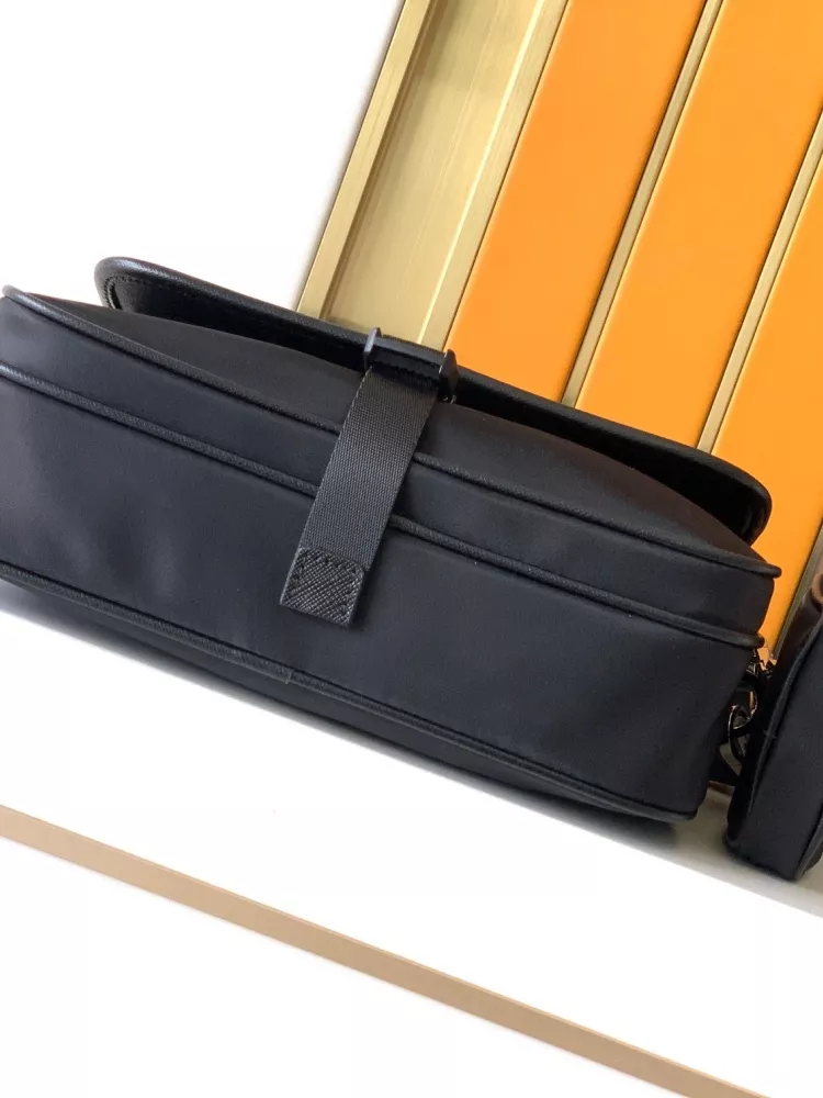 Prada AAA Man Messenger Bags GoAnywhere 7138