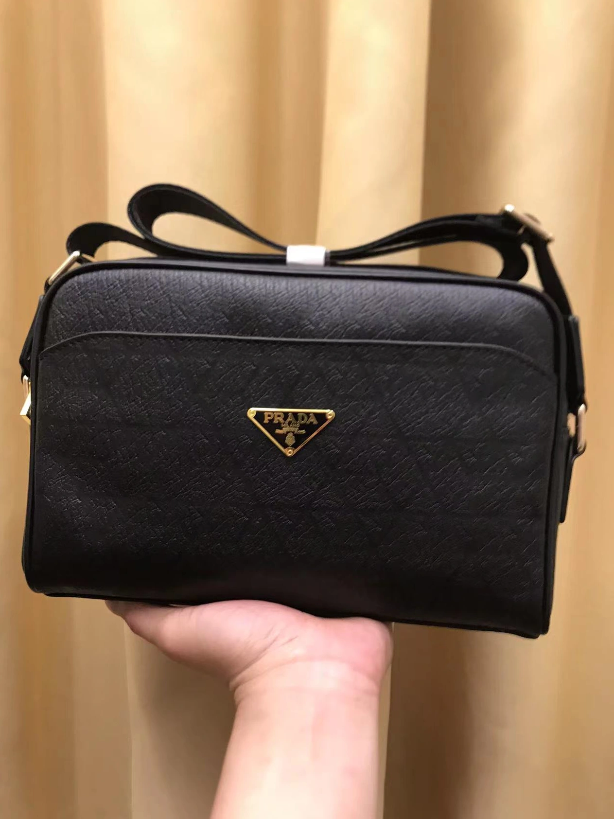 Prada AAA Man Messenger Bags Lightweight 2609