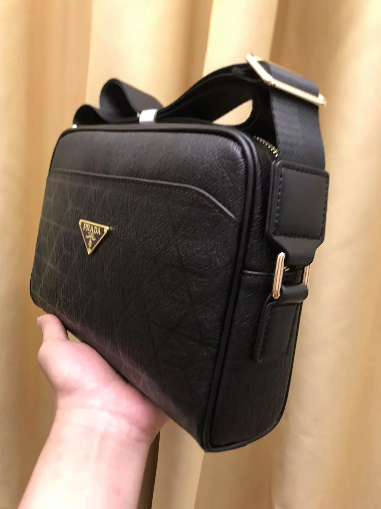 Prada AAA Man Messenger Bags Lightweight 2609