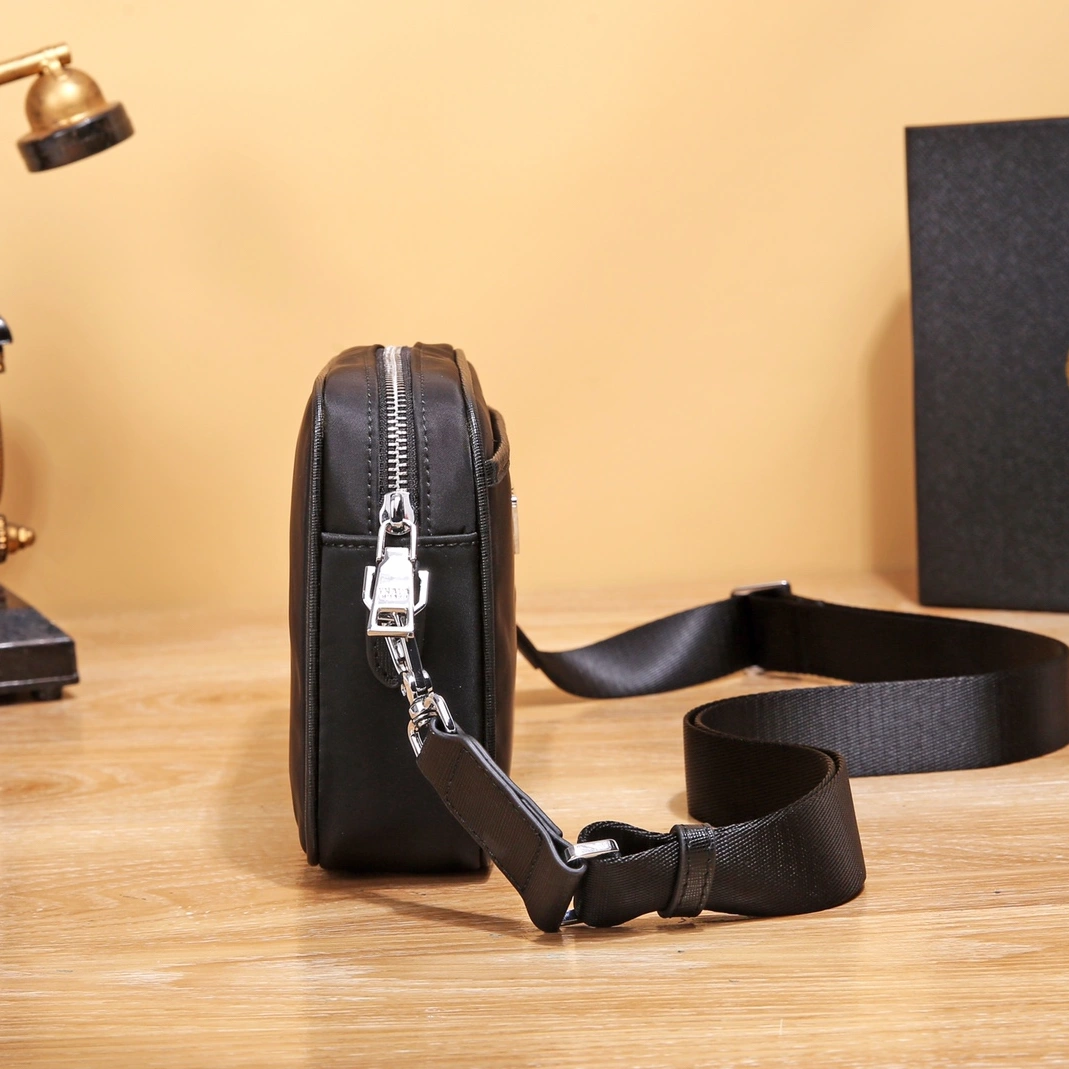 Prada AAA Man Messenger Bags Minimalist 2799