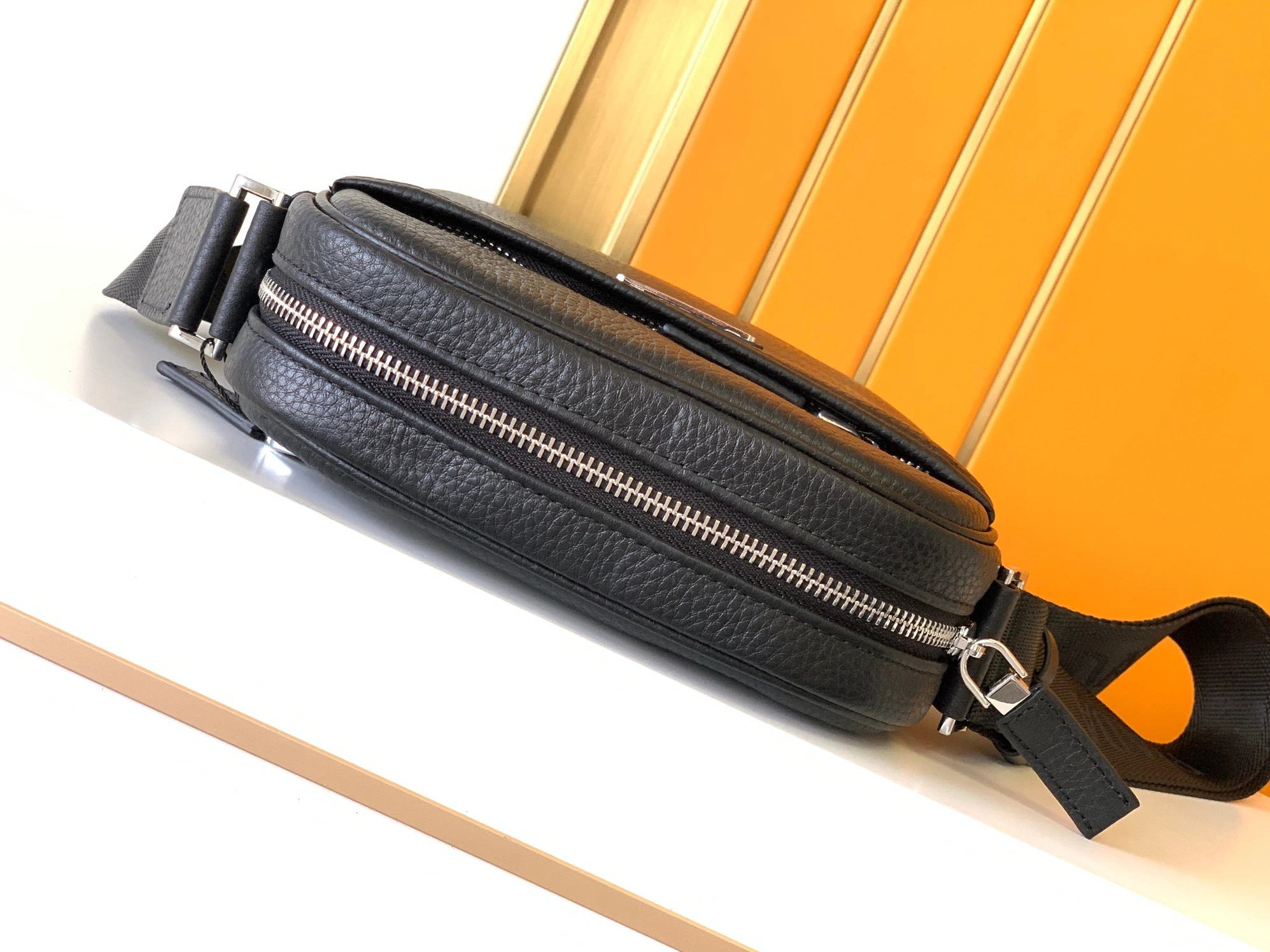 Prada AAA Man Messenger Bags Popular 7619