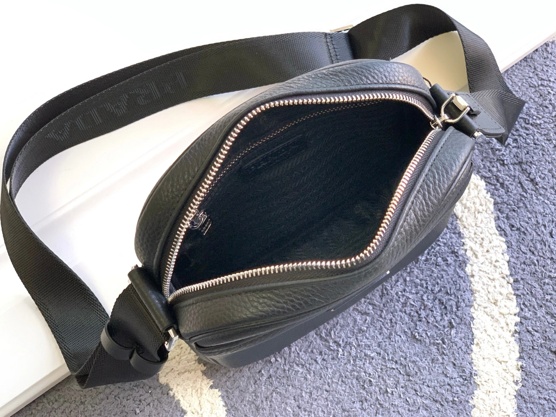 Prada AAA Man Messenger Bags Popular 7619