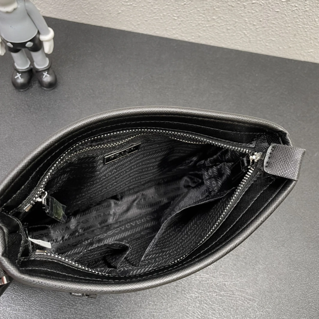 Prada AAA Man Messenger Bags SmartChoice 7671
