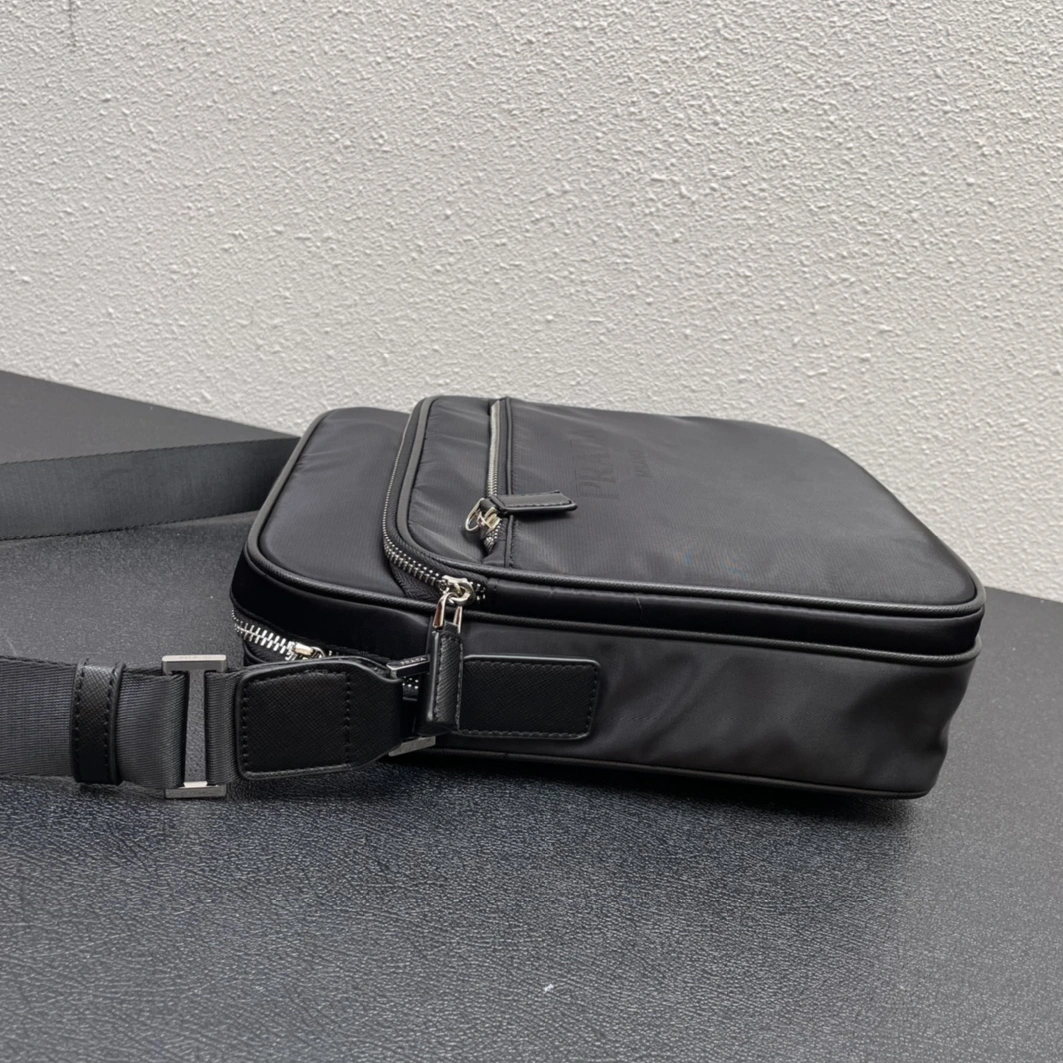 Prada AAA Man Messenger Bags Soft 2152