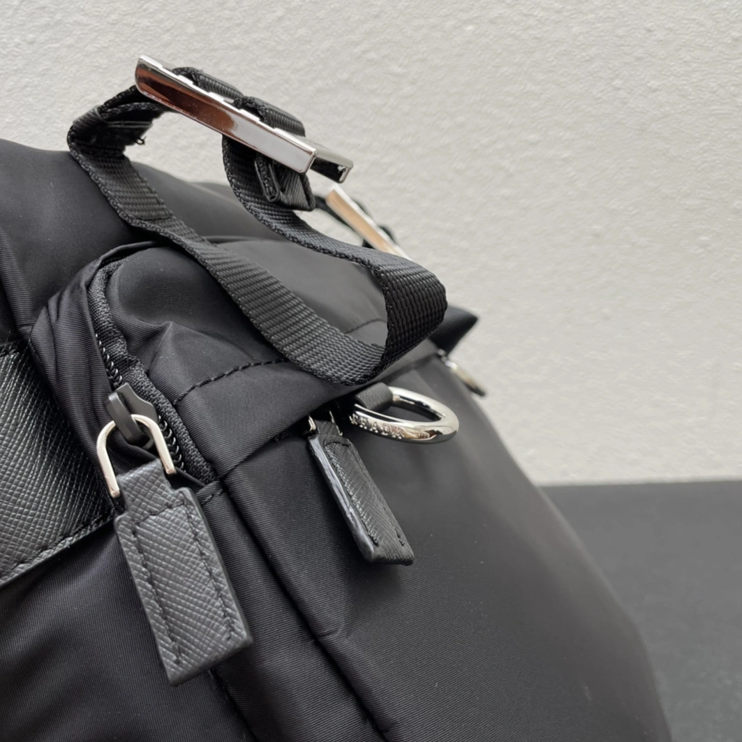 Prada AAA Man Messenger Bags Soft 256