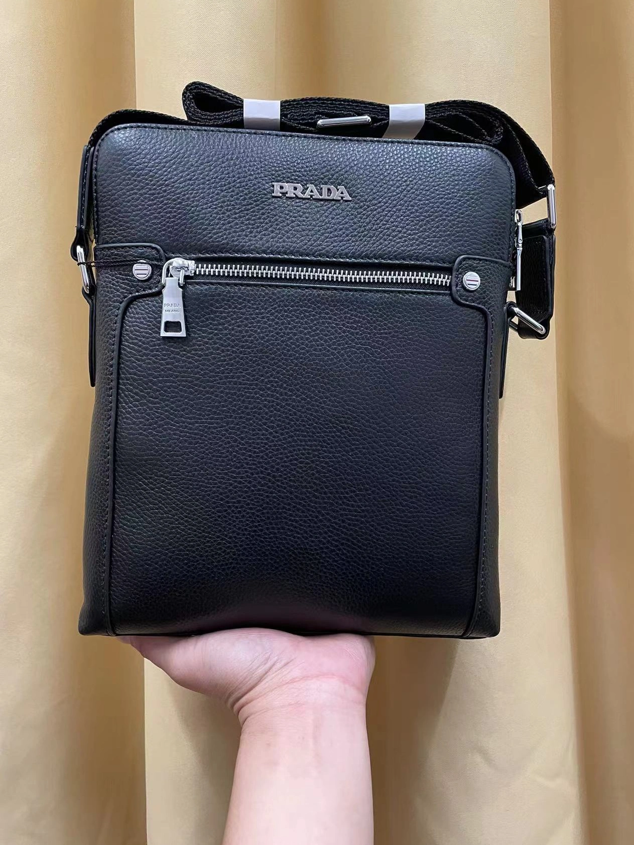 Prada AAA Man Messenger Bags Soft 3999