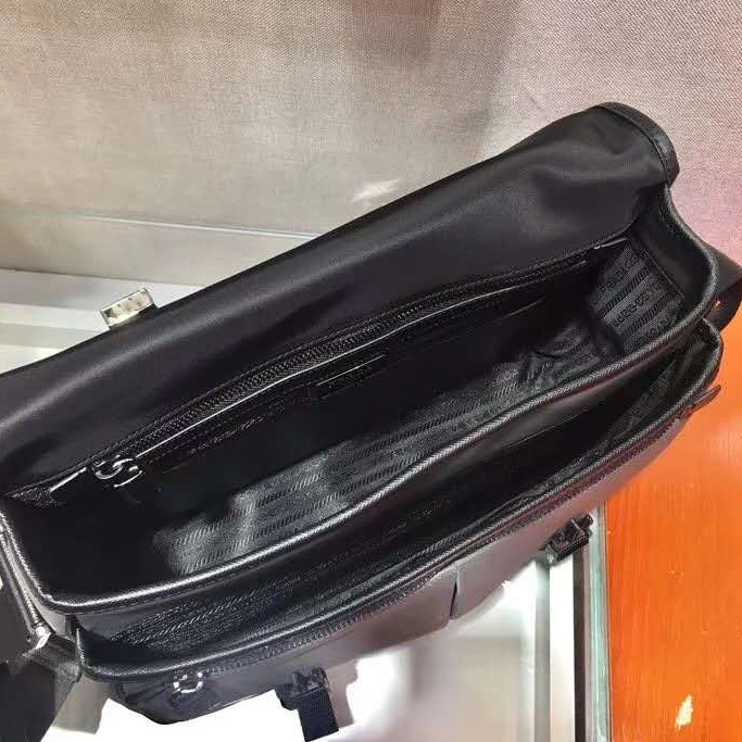 Prada AAA Man Messenger Bags Sophisticated 7057