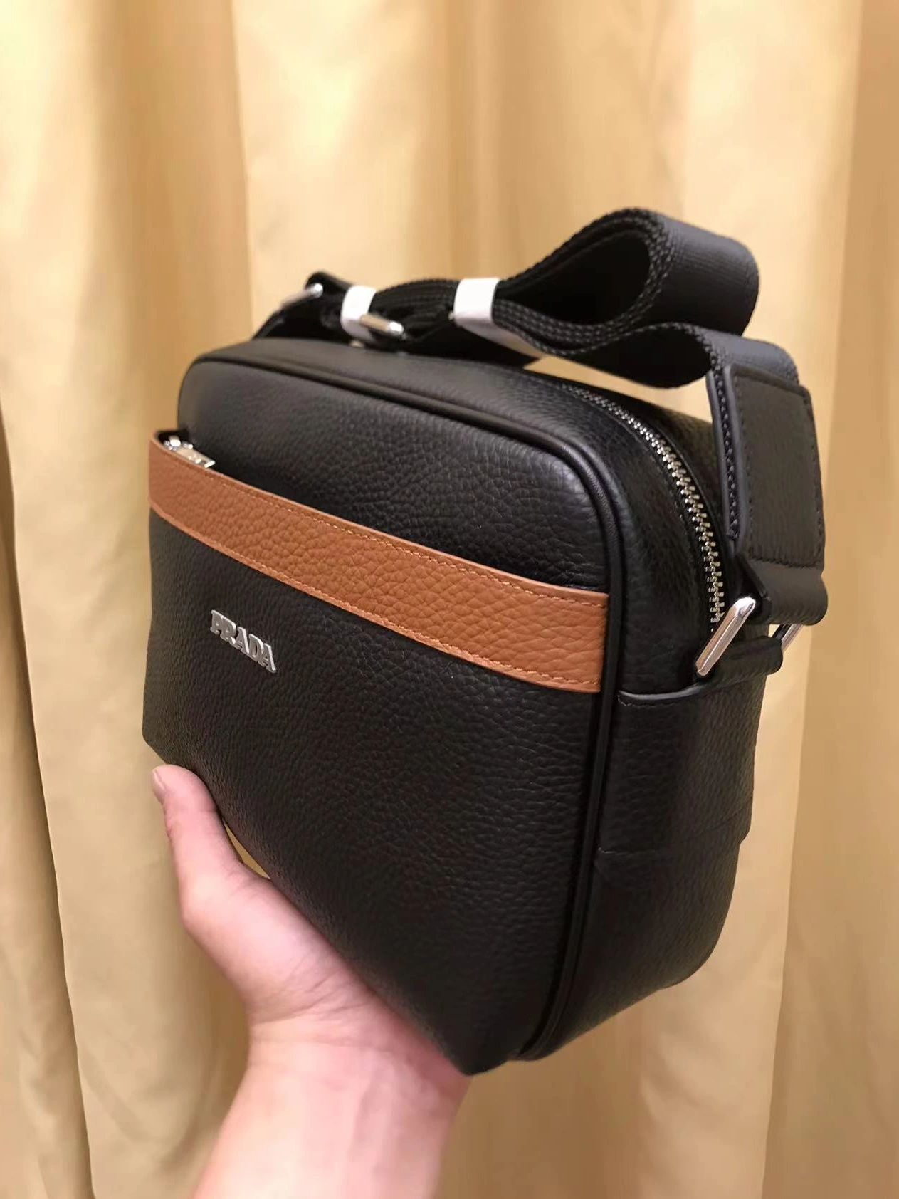 Prada AAA Man Messenger Bags Timeless 3216