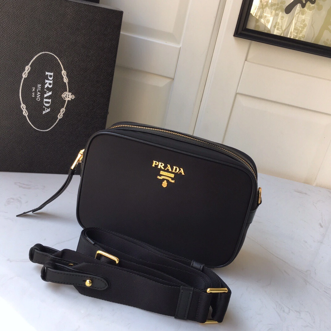 Prada AAA Man Messenger Bags Timeless 3791