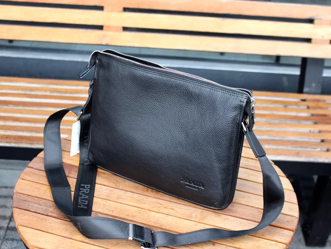 Prada AAA Man Messenger Bags Versatile 9758