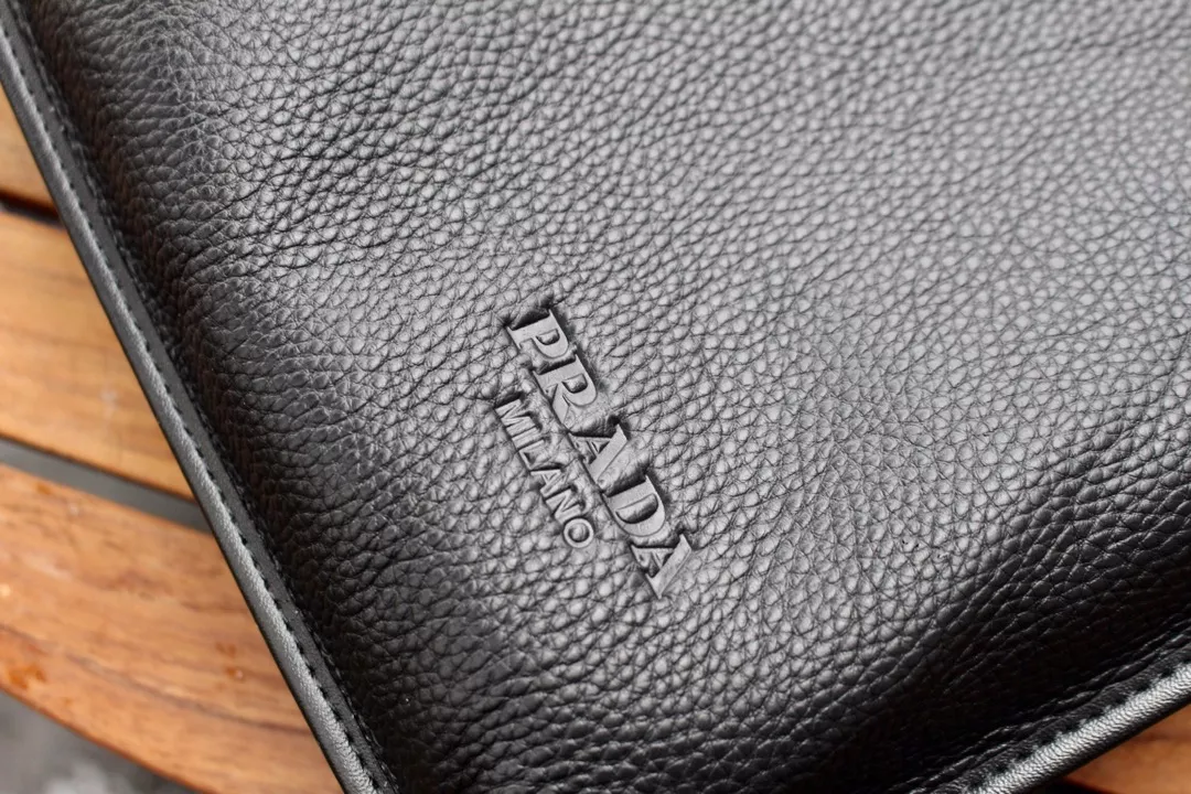 Prada AAA Man Messenger Bags Versatile 9758